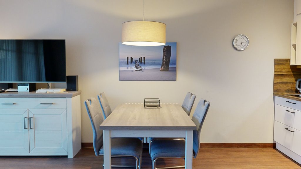 Foto der Wohnung RUG-15-002-15-duenenpark-binz-essbereich.jpg